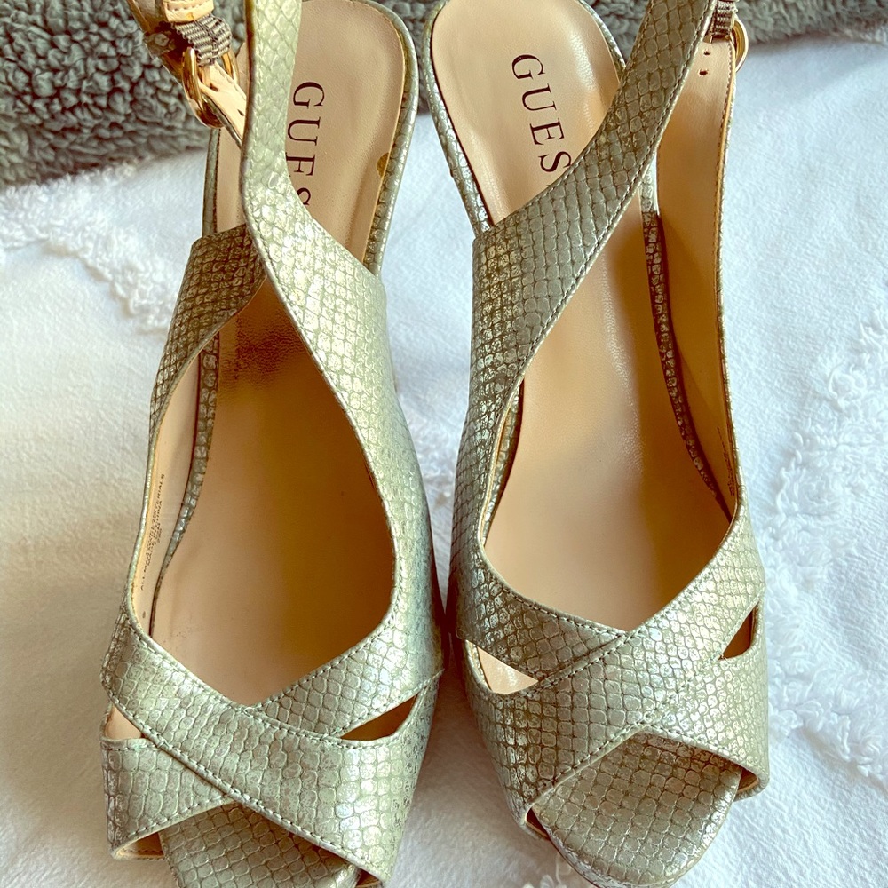Guess high heel shoes